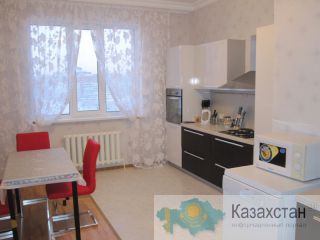 продам 4 ком и паркинг, Астана, жк Эмират, 180кв.м, евро Астана