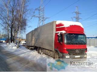 Тентованный автопоезд Mercedes Actros 2536, 2006г Москва