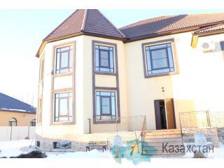 продам элитный коттедж в г.Уральск Уральск