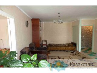 2-Комнатная район Колоса,  Крылова 82 за 44000$ торг Усть-Каменогорск