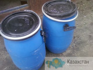 Продам оптом бочки пластиковые пищевые на 65 литров, с крышкой и широким горлом костанай