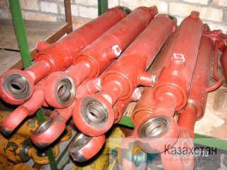 Гидроцилиндры для коммунальной техники Другое месторасположение