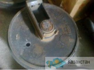Колесо направляющее Komatsu 208-30-00200 Другое месторасположение
