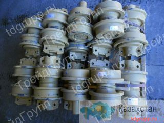 14X-30-00081 каток опорный однобортный KOMATSU D65E-12 Другое месторасположение