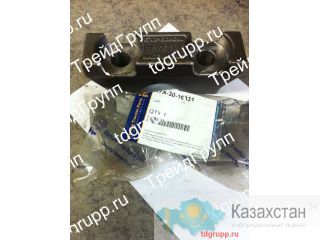 17A-30-16331 Крышка опорного катка для бyльдoзеров Komatsu D155A Другое месторасположение