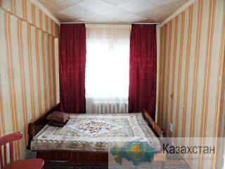 Продам 2-х комнатную, Космическая 15, не угловая Усть-Каменогорск