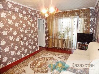 Срочно 4-х Ворошилова 87, 2 этаж не дорого. Усть-Каменогорск