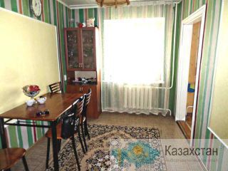 Продам 4-х комнатную квартиру, косметич. ремонт р-н Потанина ул. Космическая 17, дом кирпичный, 3 этаж из 5 балкон  застеклен Усть-Каменогорск