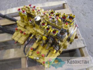 Ремонт John Deere 490E Excavator Main Control Valve (Repair Services for John Deere Components) Другое месторасположение