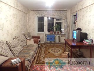 Внимание! Продам квартиру 3-комн., Ул. Каб. батыра. 3/5 этаж.  7 млн тенге. Усть-Каменогорск