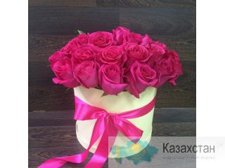 Упаковка для цветов. Шлпяные коробки, плайм пакеты, конусы. Омск