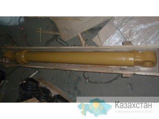 ГИДРОЦИЛИНДР КОВША РС-400-7 707-01-0F700 Другое месторасположение