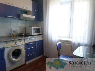 Продам 3-х комнатную  квартиру по улице Новаторов 17/1 Усть-Каменогорск