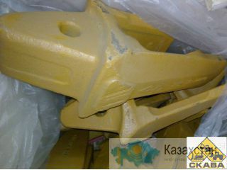 Адаптер ковша 209-70-74140 ширина 80 мм Другое месторасположение
