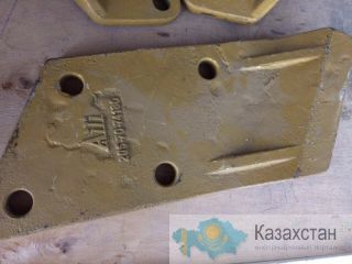 Бокорезы ковша Komatsu 205-70-74180/205-70-74190 Другое месторасположение