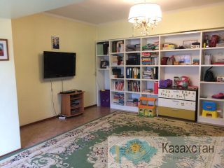 3-комнатная квартира, Гоголя — Тулебаева за 30 000 000 ₸ Алматы