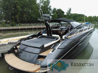 Итальянская яхта Riva Rivale 16 м, 2014 Астана