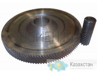 Косозубая шестерня 