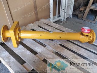Вал карданный переднего моста фронтального погрузчика XCMG ZL50G г. Екатеринбург, ул. Основинская 7.