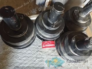 Каток поддерживающий 81E7-00521 для экскаватора Hyundai R-360LC-7 г. Екатеринбург, ул. Основинская 7.