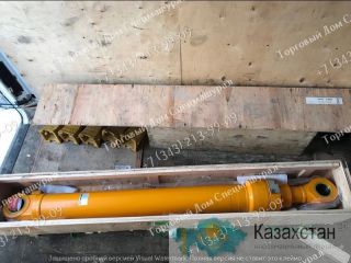 Гидроцилиндр ковша Komatsu PC 300-7 г. Екатеринбург, ул. Основинская 7.
