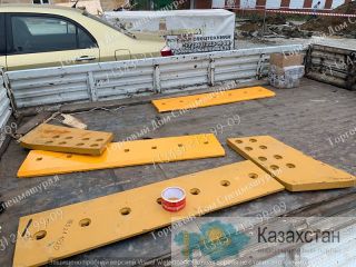 Ножи для бульдозера Dresstа TD25 г. Екатеринбург, ул. Основинская 7.