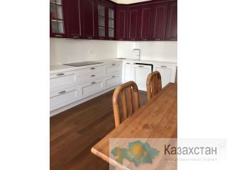 Продам 4-комнатную квартиру 225 м2 Астана