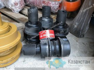 Каток поддерживающий 8E5600 для экскаватора CAT 320DL г. Екатеринбург, ул. Основинская 7.