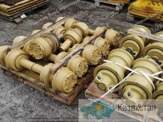 Каток поддерживающий 195-30-00106 для трубоукладчика Komatsu D355C-3 г. Екатеринбург, ул. Основинская 7.