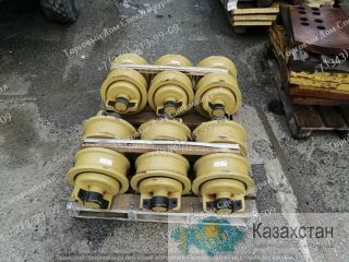 Каток опорный двубортный 195-30-00345 для трубоукладчиков Komatsu D355C-3 г. Екатеринбург, ул. Основинская 7.