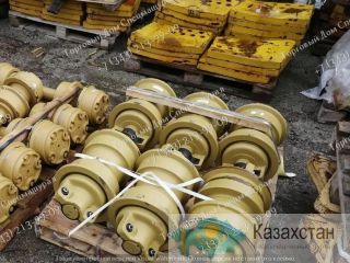 Каток опорный однобортный 195-30-00335 для трубоукладчиков Komatsu D355C-3 г. Екатеринбург, ул. Основинская 7.