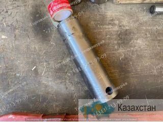 Палец крепление основания стрелы экскаватора ЭО-5225 г. Екатеринбург, ул. Основинская 7.