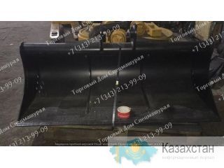 Ковш планировочный для экскаватора-погрузчика Terex TLB825 г. Екатеринбург, ул. Основинская 7.