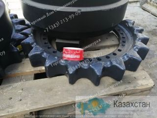 Звездочка ведущая 81EH-10014 для экскаватора Hyundai R380LC-9SH г. Екатеринбург, ул. Основинская 7.