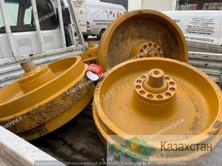 Колесо направляющее 111-1729 для бульдозеров Caterpillar D8R г. Екатеринбург, ул. Основинская 7.