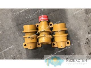 Каток поддерживающий 331/42441 для экскаватора JCB JS220 г. Екатеринбург, ул. Основинская 7.