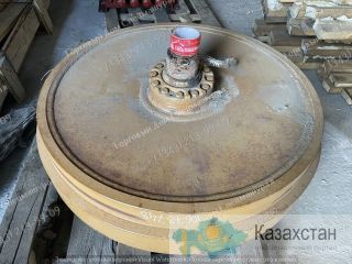 Колесо направляющее 10678748 для Liebherr PR764 г. Екатеринбург, ул. Основинская 7.