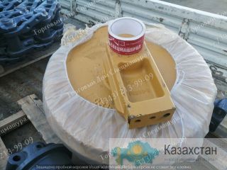 Колесо направляющее 20Y-30-00320 для Komatsu PC200-7 г. Екатеринбург, ул. Основинская 7.