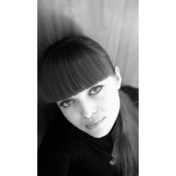Котлагельдинова Екатерина Юрьевна продавец-консультант (брендовая одежда,косметика)
